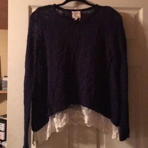 Lightweight sweater with lace trim